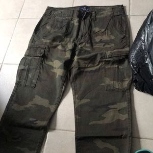 AE Cargo camo pants